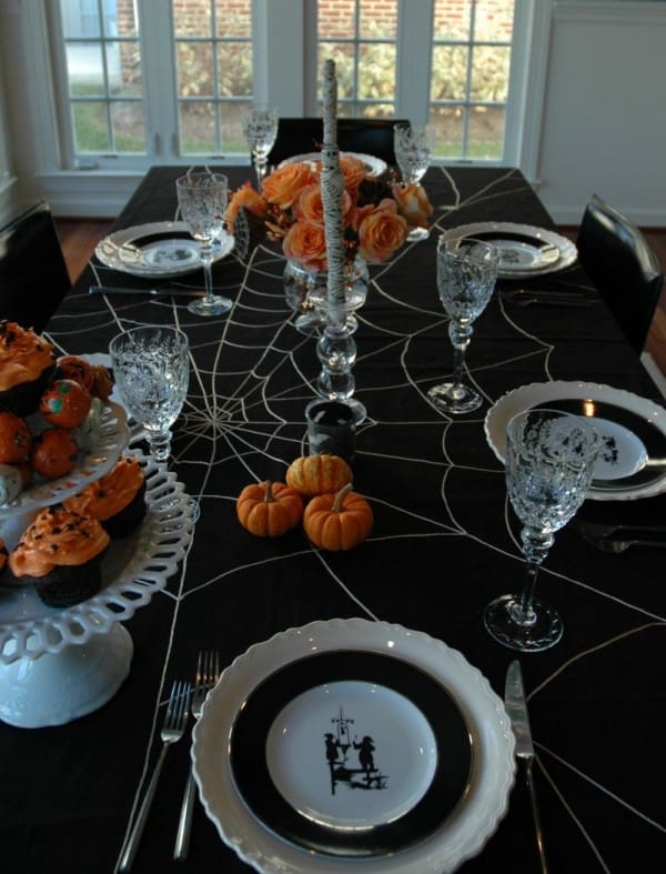 6a00e550651b078834010535a23ec0970c 800wi 600x787 12 Ideas to Decorate your Table for Halloween