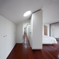 74 74 Unconventional House Bursting with Color and Futuristic Details