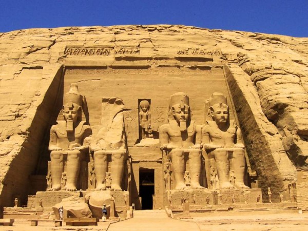 AbuSimbelBoltonEgypt 600x450 100 Most Famous Landmarks Around the World