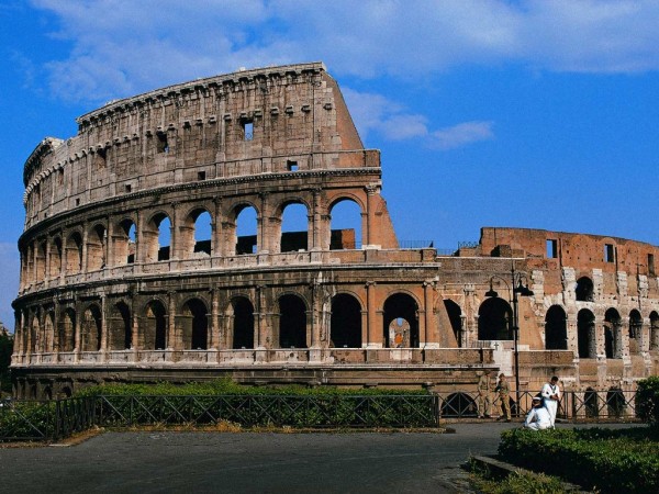 DOT Italy Rome Colosseum 1 600x450 100 Most Famous Landmarks Around the World