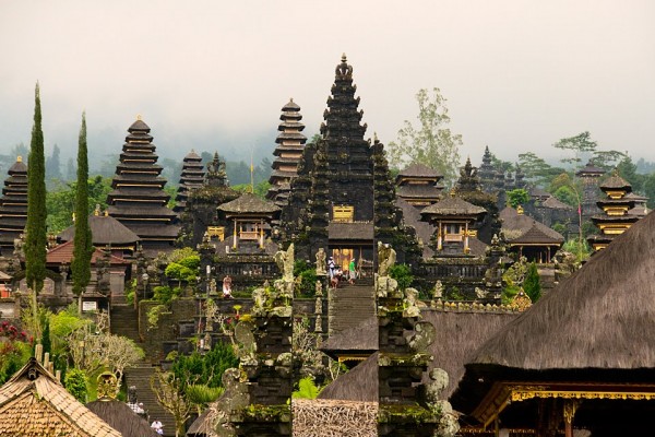 Indonesia Bali BesakihTemple 1 600x400 100 Most Famous Landmarks Around the World