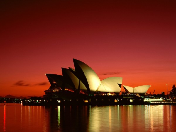 Scarlet Night Sydney Opera House Sydney Australia 600x450 100 Most Famous Landmarks Around the World