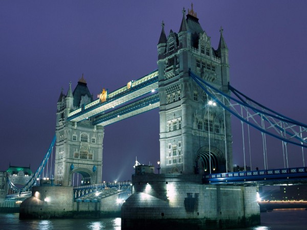 Tower Bridge 600x450 100 Most Famous Landmarks Around the World
