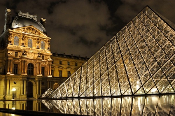 louvre 1 600x398 100 Most Famous Landmarks Around the World
