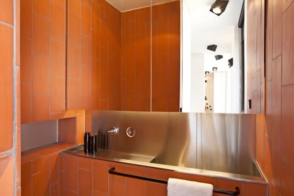 Bathroom Contemporary Apartment in Spain