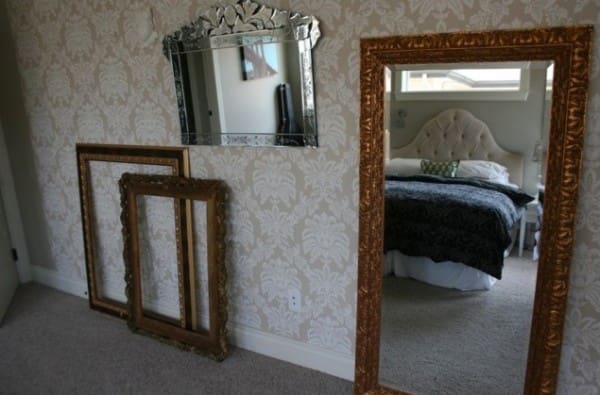 mirror-with-vintage-design