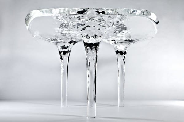 Transparent-dynamic-auqa-table