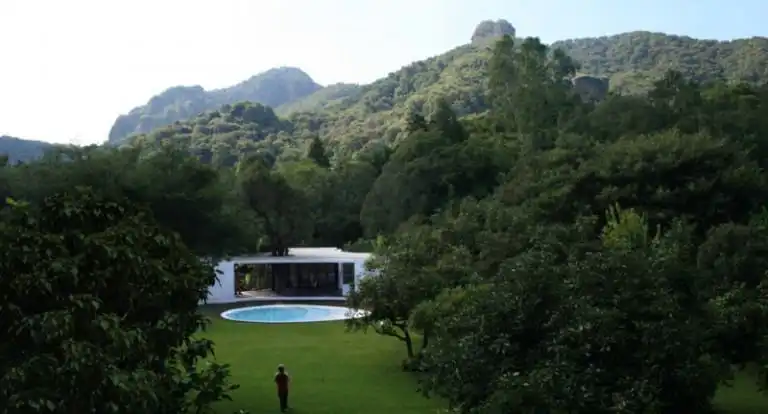 Modern architecture Tepoztlán Lounge house by Cadaval & Sola Morales