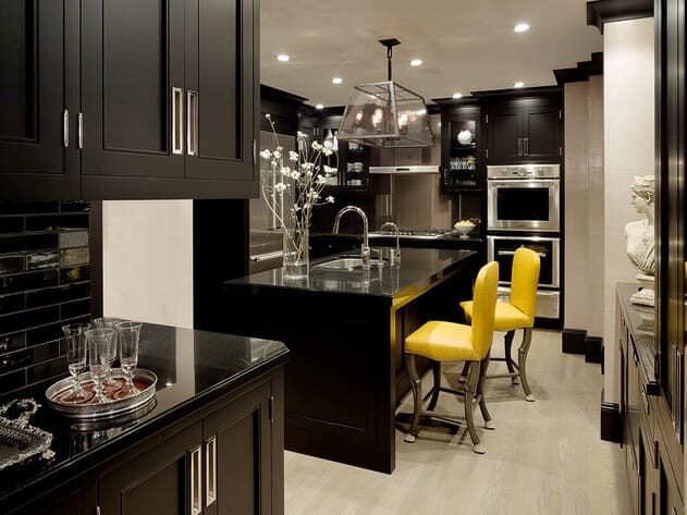 Black-kitchen-cabinets
