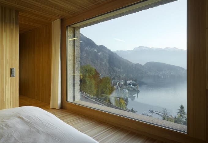 Bedroom-with-mountain-view