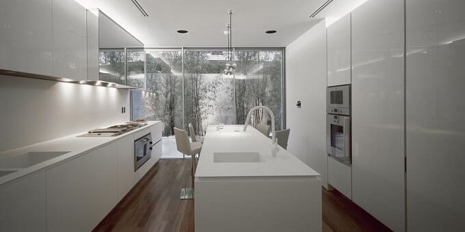 Sleek-white-kitchen-cabinetry