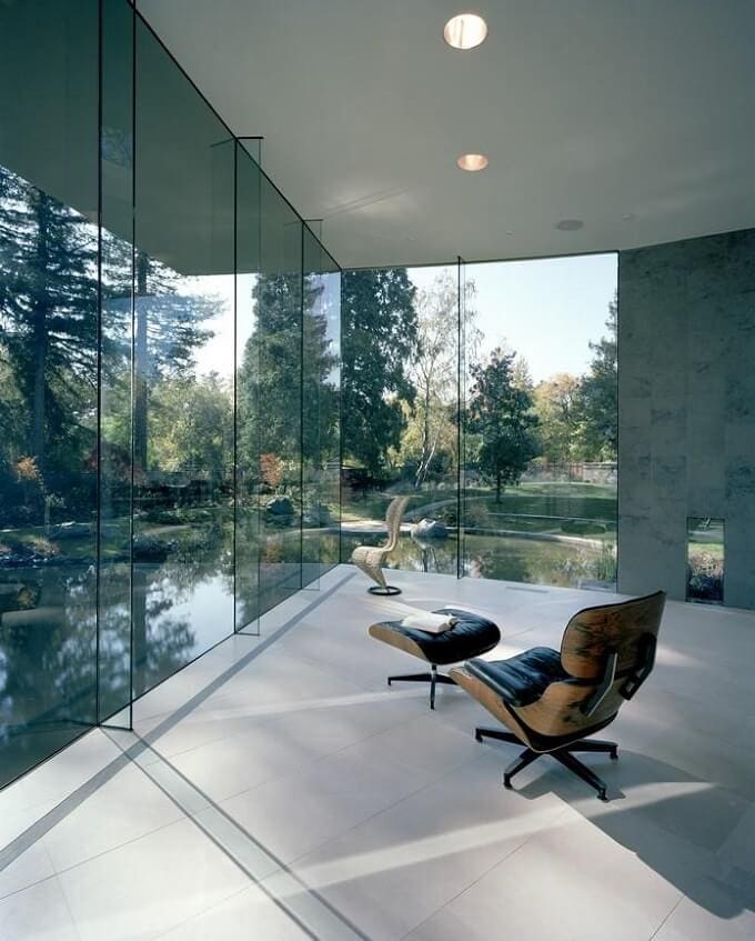 Living-space-with-lake-view