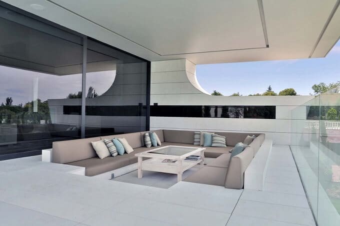 Outdoor-living-room