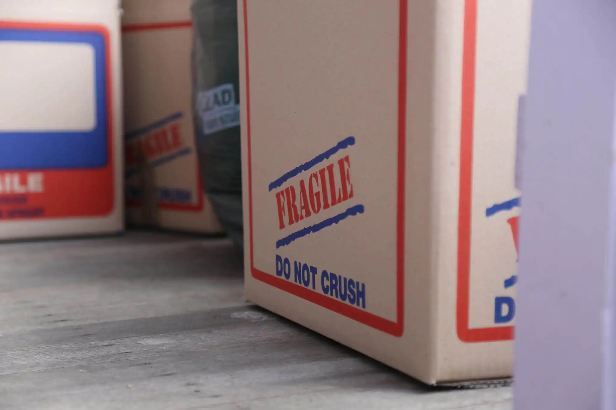 Choosing between professional movers and DIY moving – Which to opt for