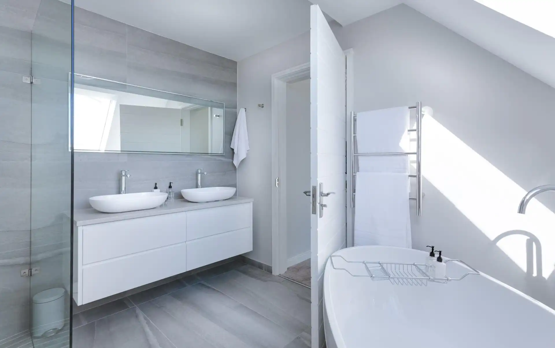 Functional Bathroom Designs to your Future Home