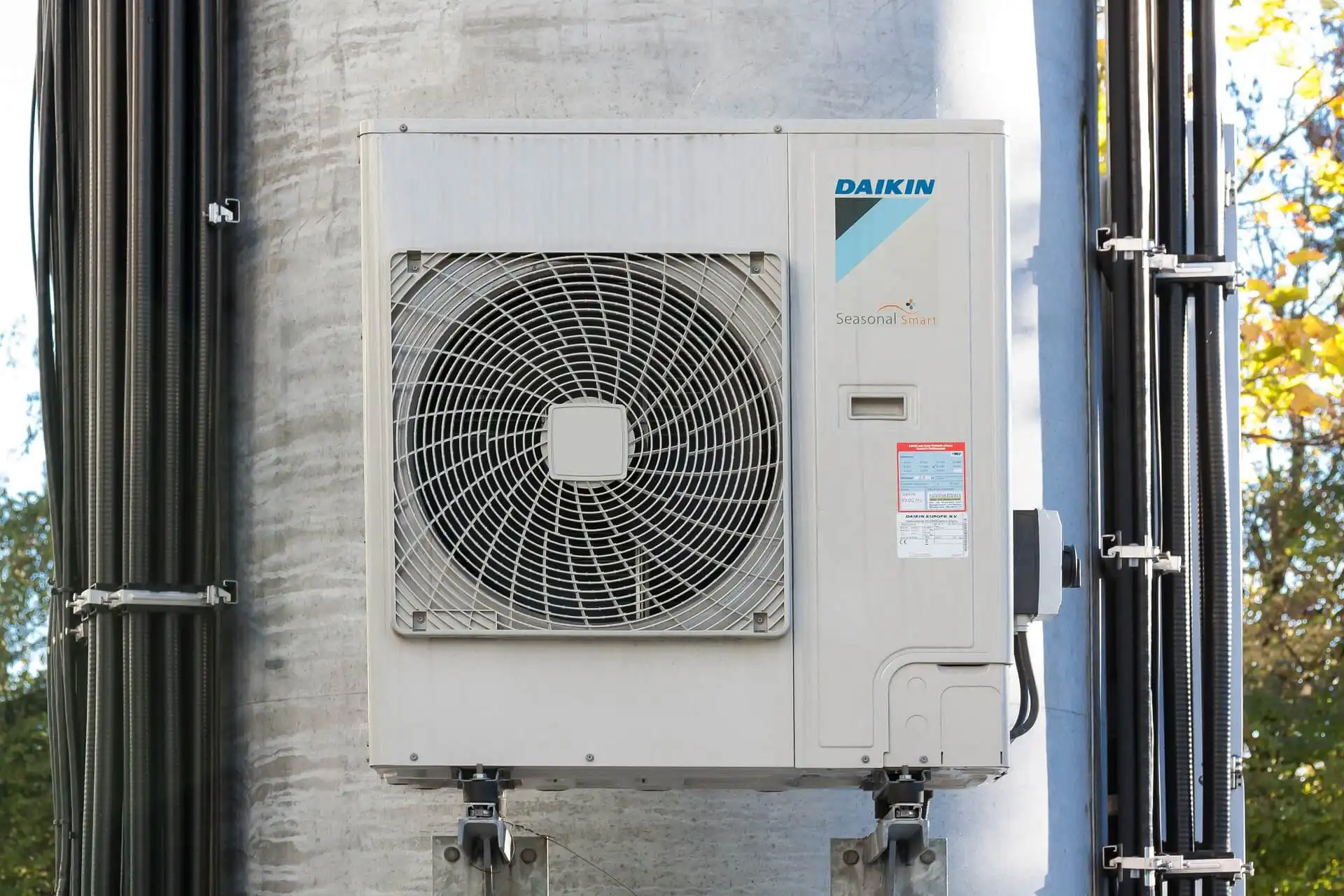 6 Signs That Your Air Conditioner Needs Repair