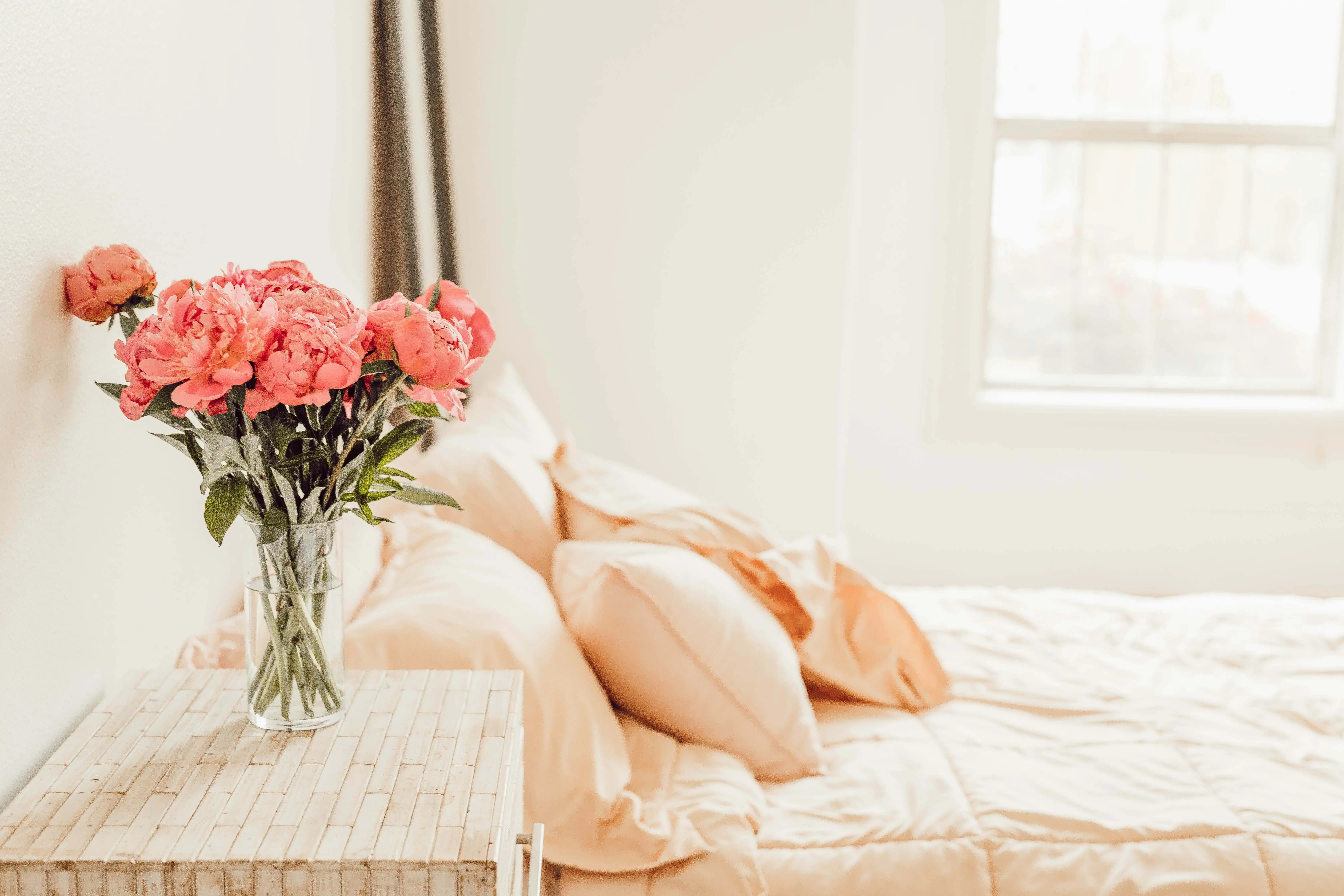 Organize Your Bedroom Better with 7 Easy Tips