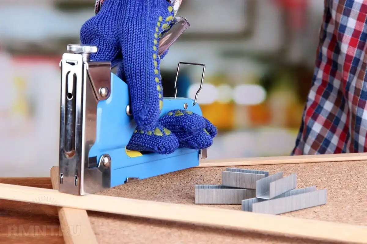 THE BENEFITS OF OWNING A STAPLE GUN