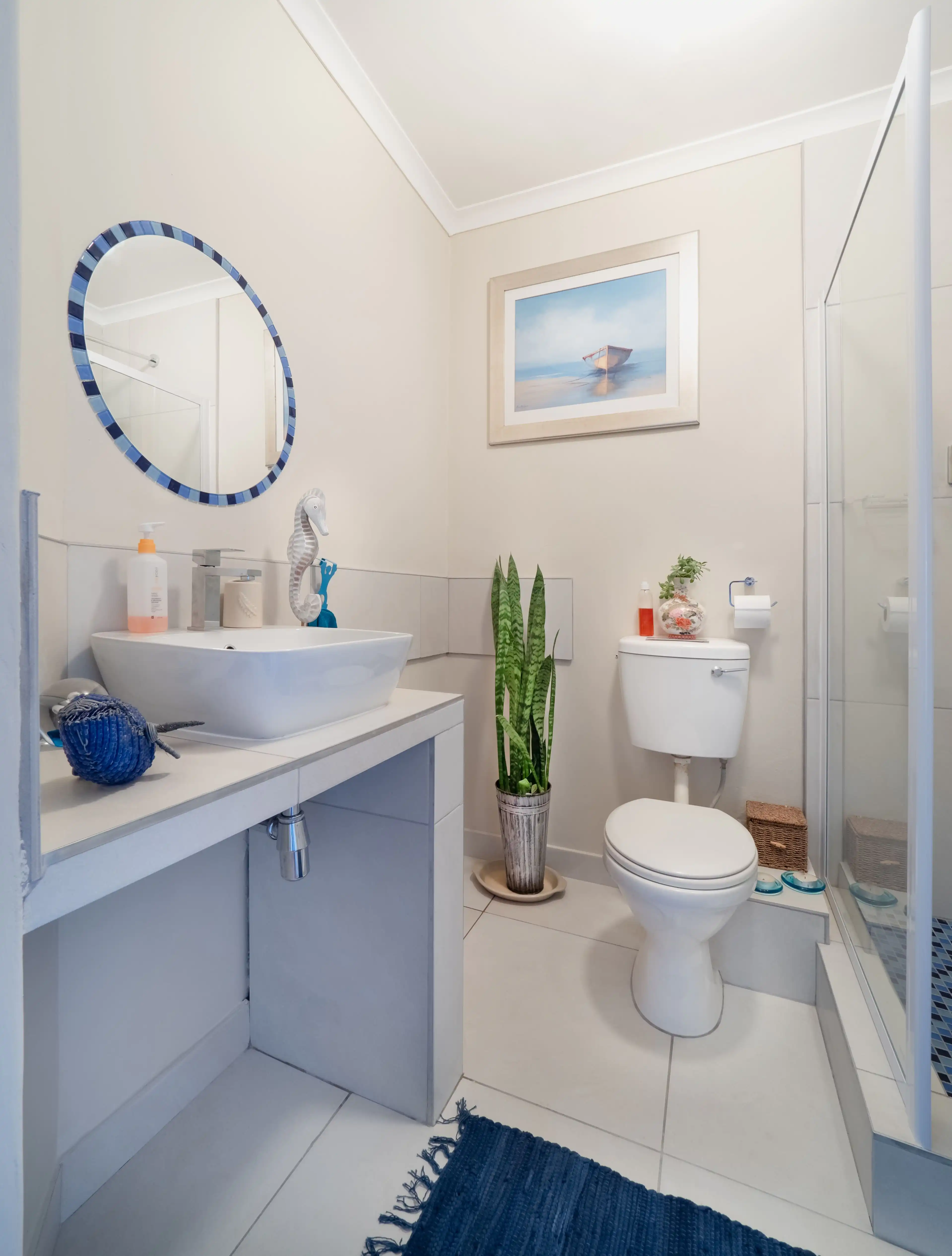 How to Organise a Bathroom With No Storage Space