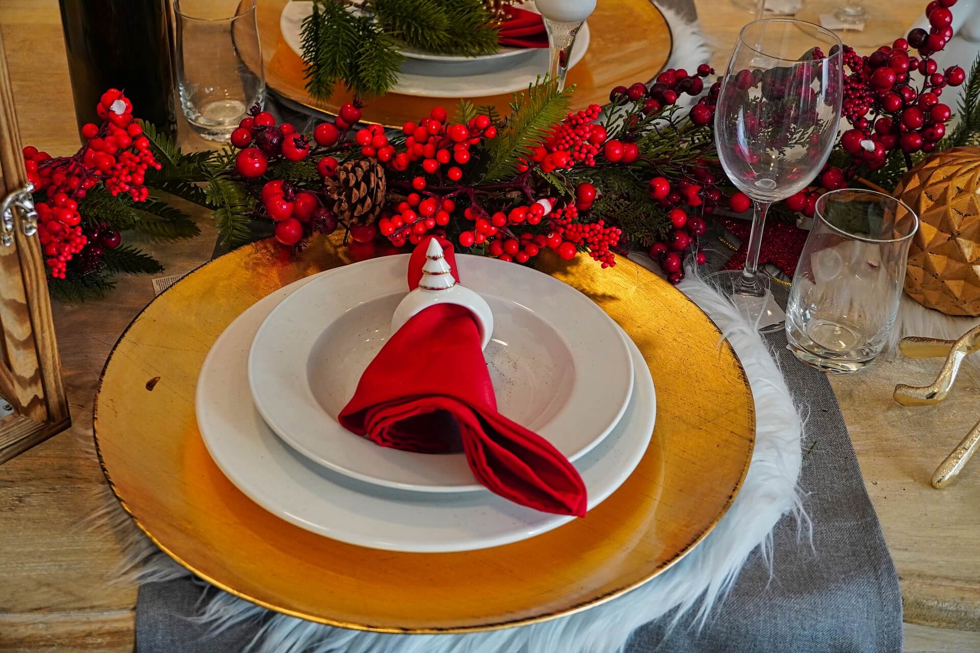 How to Decorate a Christmas Table 2010-Amazing Ideas – Interior Design ...