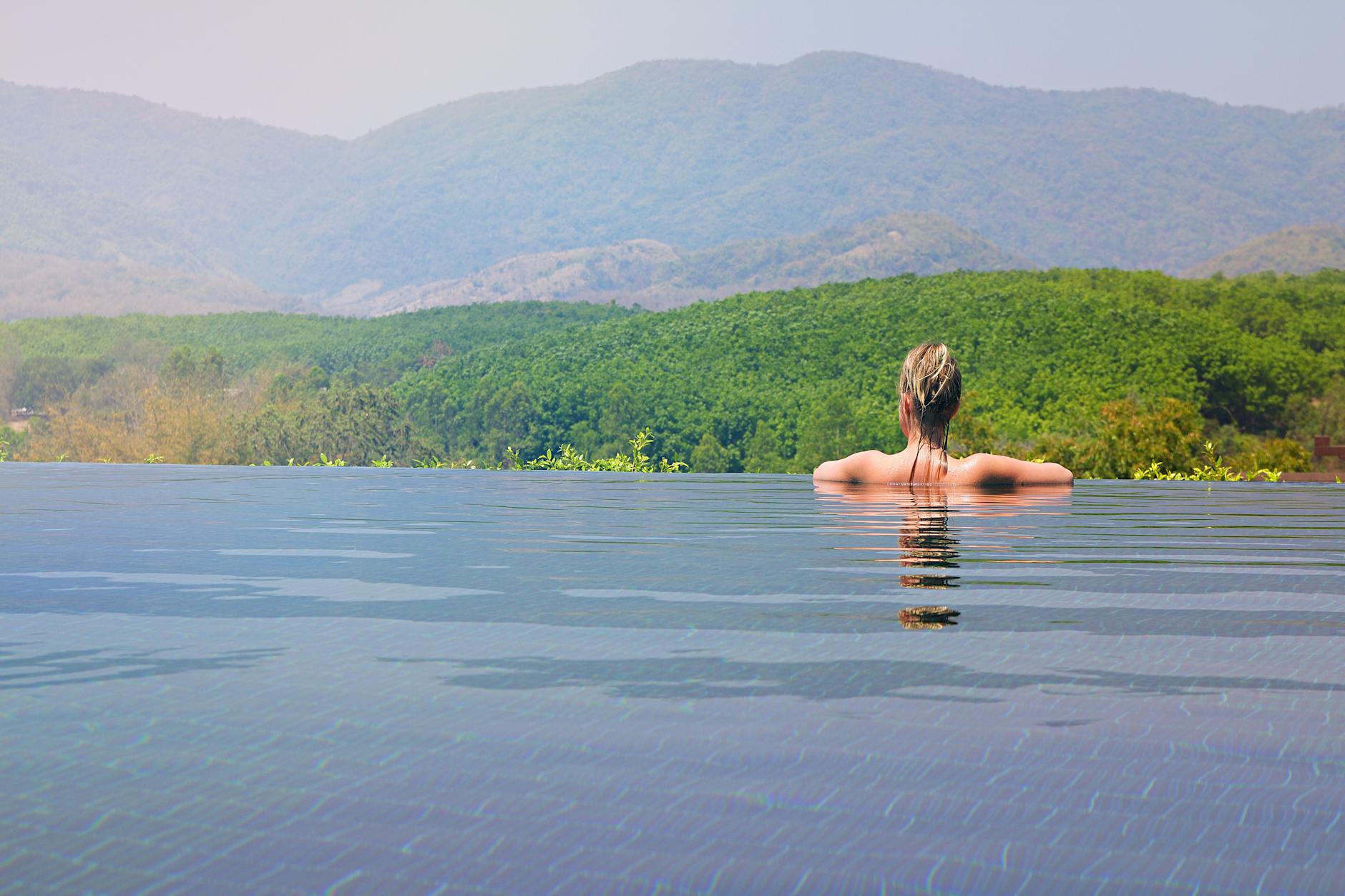 Understanding Infinity Edge Pools