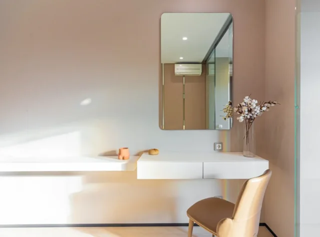 Modern floating white vanity desk with mirror, lea
